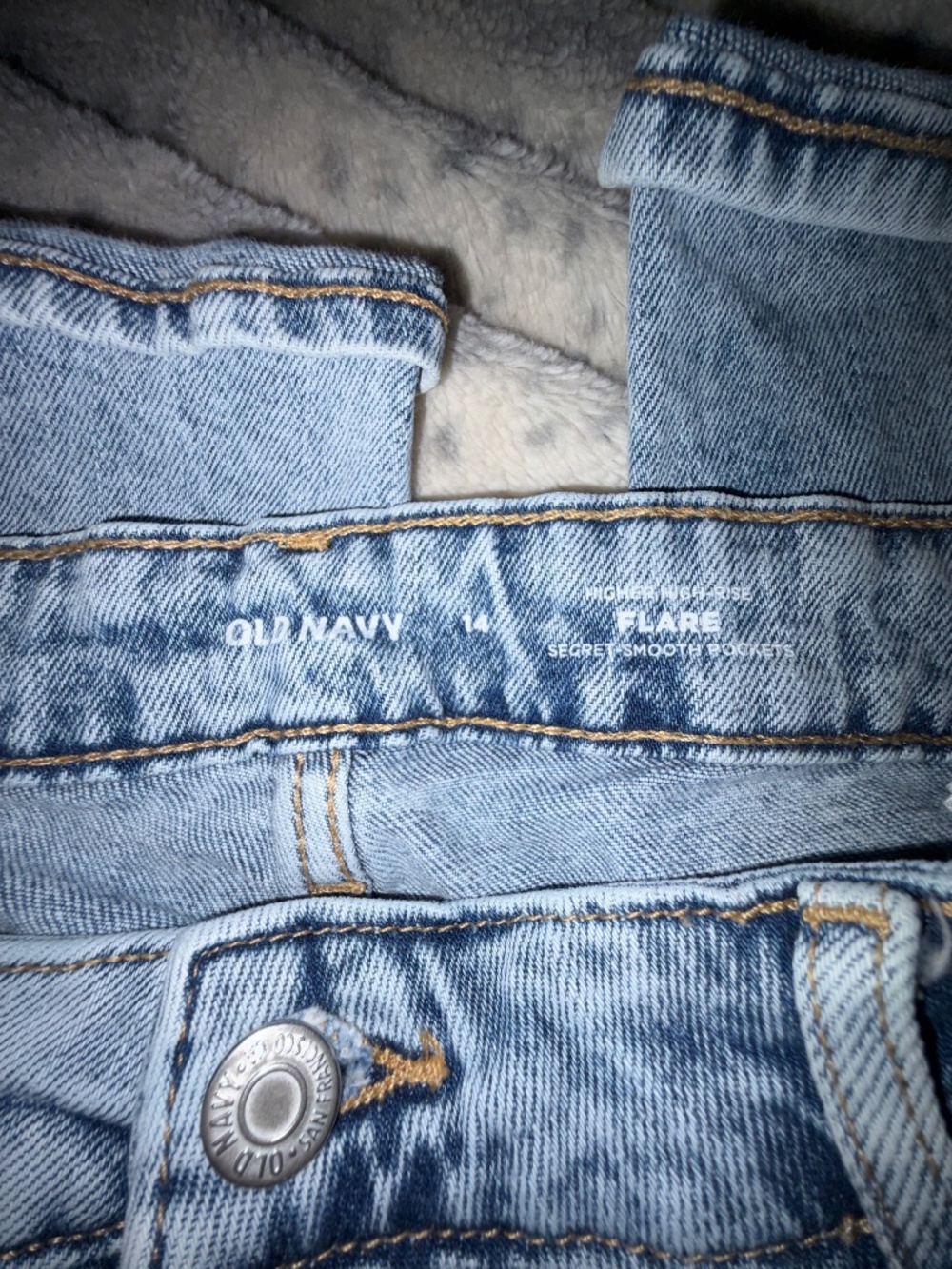 Old Navy Jeans - Picture 2 of 3